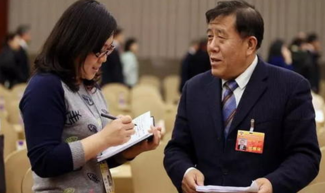 【专家点评】曹向阳：黄金下行还将破低 原油回撤预期当中