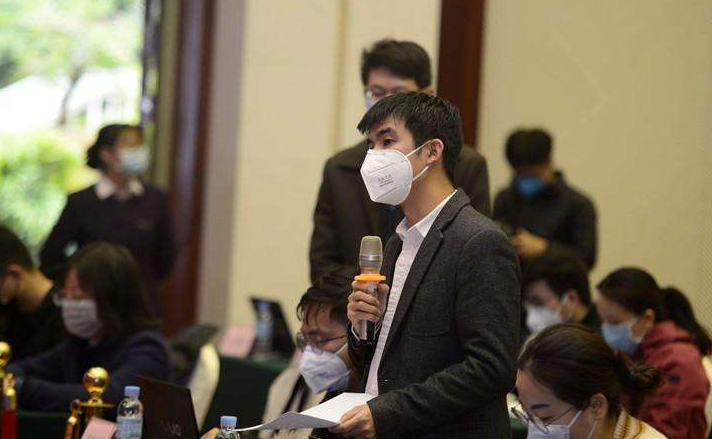 【专家点评】张果彤：中线主方向正确今日短线平仓
