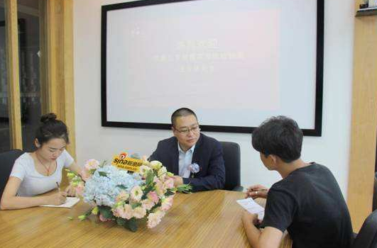 【专家点评】何小冰：黄金如愿下探1715，原油36分界先多后空06.15